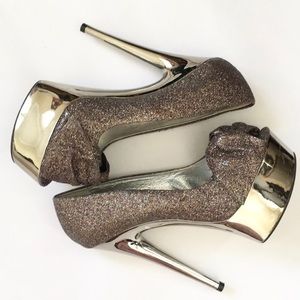 Open toe bedazzle platform pumps